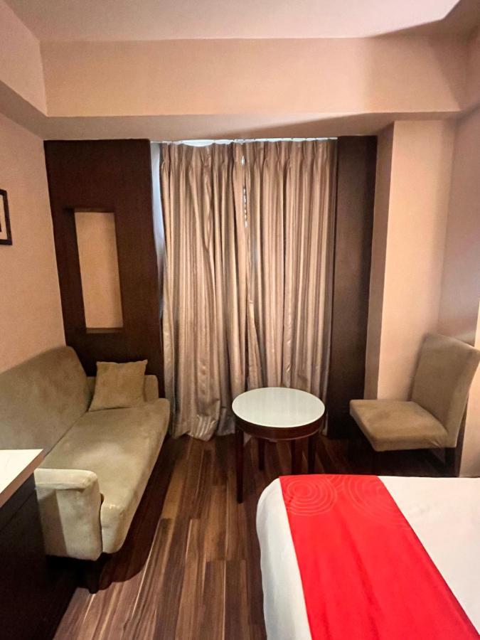 Krios Hotel - Near Sg Highway, Ahmedabad Buitenkant foto