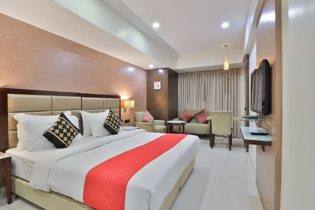 Krios Hotel - Near Sg Highway, Ahmedabad Buitenkant foto