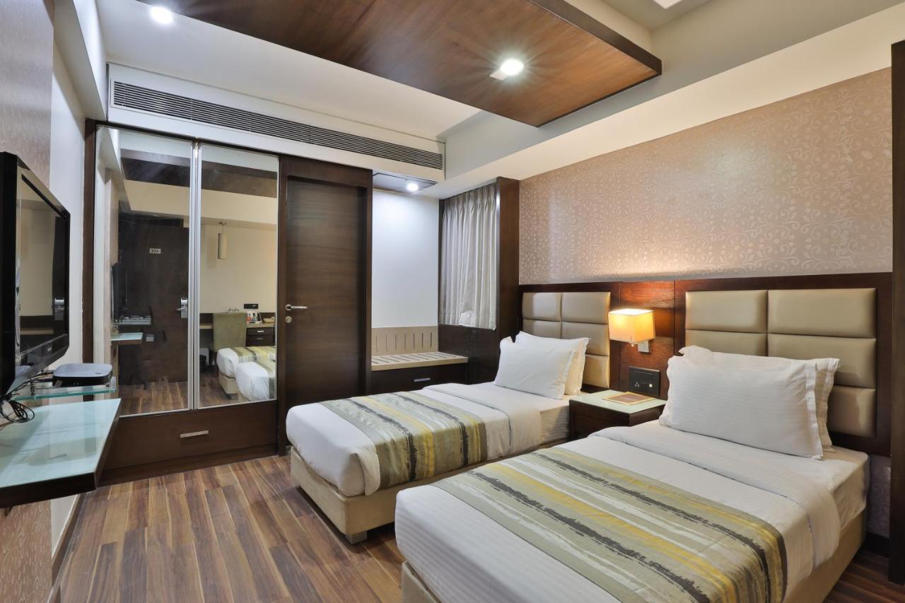 Krios Hotel - Near Sg Highway, Ahmedabad Buitenkant foto