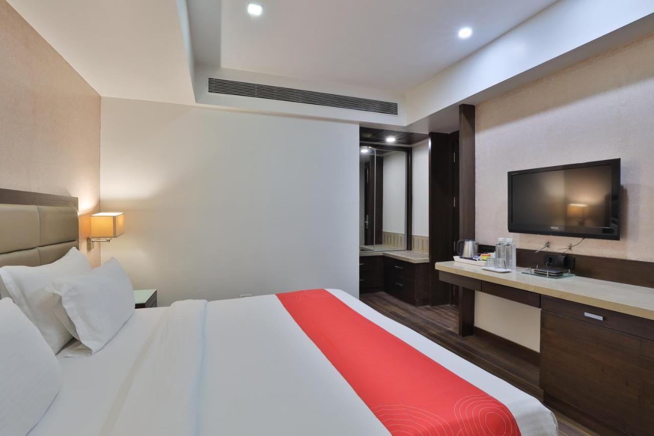 Krios Hotel - Near Sg Highway, Ahmedabad Buitenkant foto
