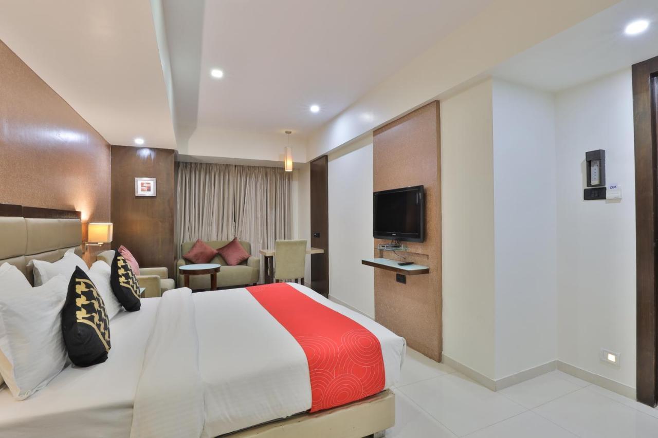 Krios Hotel - Near Sg Highway, Ahmedabad Buitenkant foto