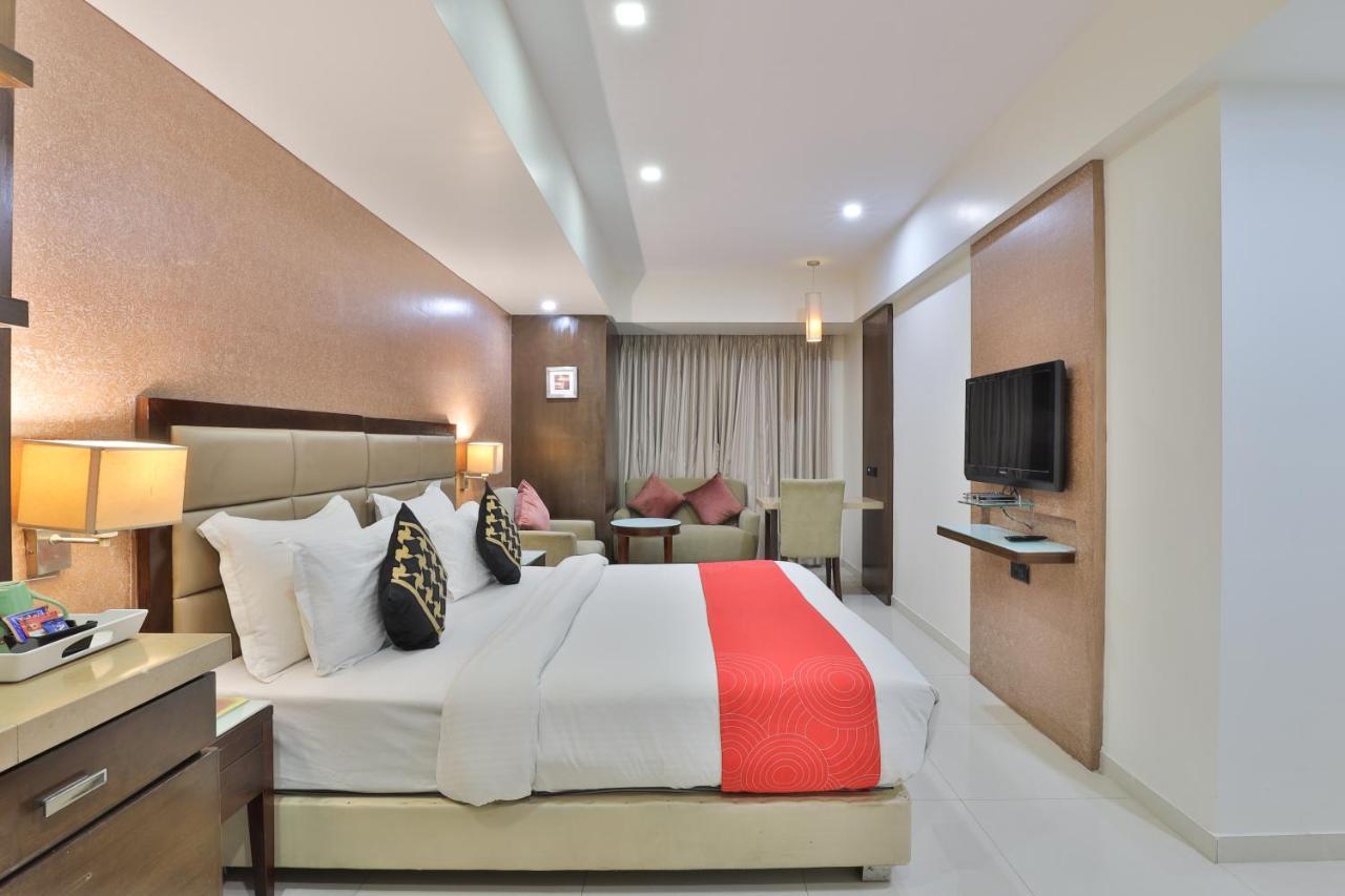 Krios Hotel - Near Sg Highway, Ahmedabad Buitenkant foto