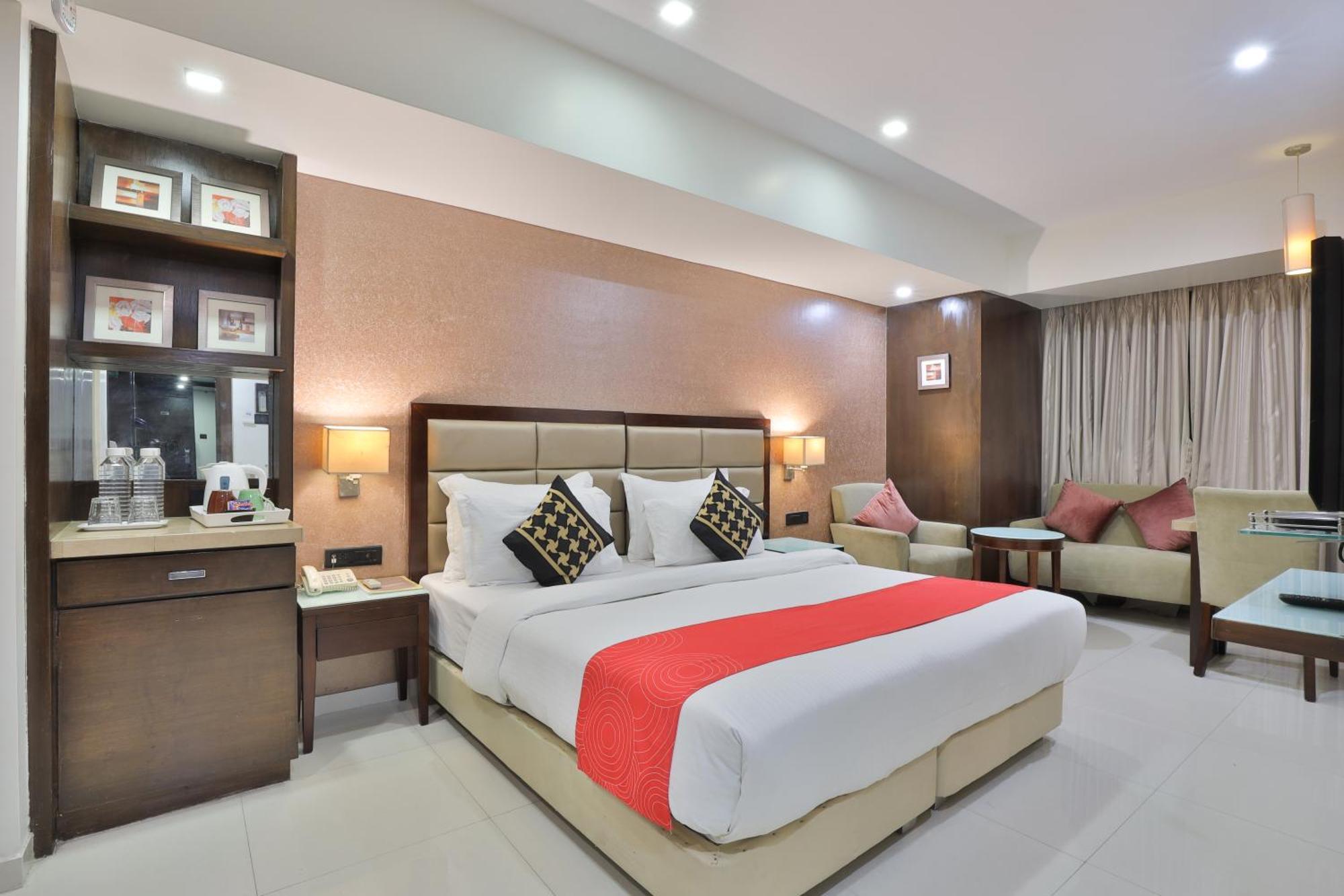 Krios Hotel - Near Sg Highway, Ahmedabad Buitenkant foto